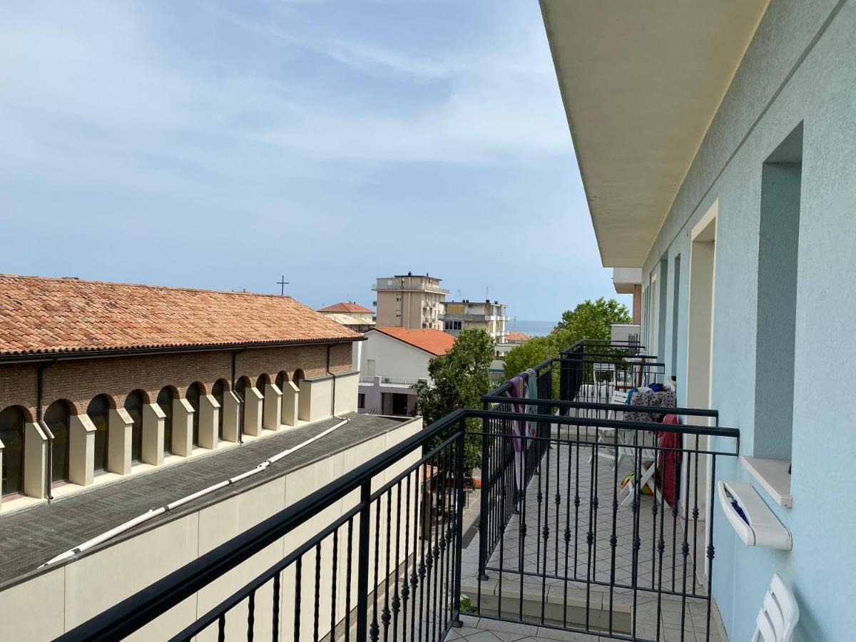 Hotel Capri Bellaria-Igea Marina Exterior foto